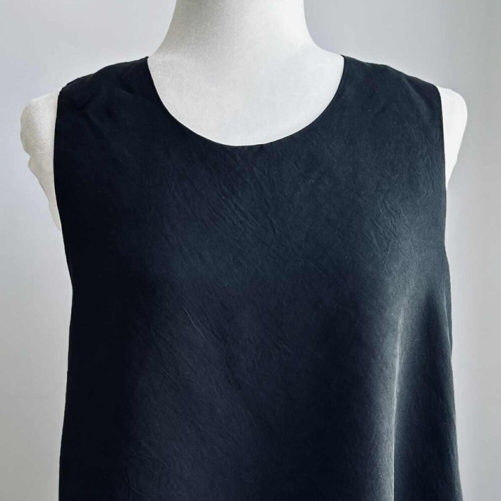 RUDSAK Black Cupro-Viscose Layered Sleeveless Blouse with Keyhole Back – US L - Picture 3 of 12